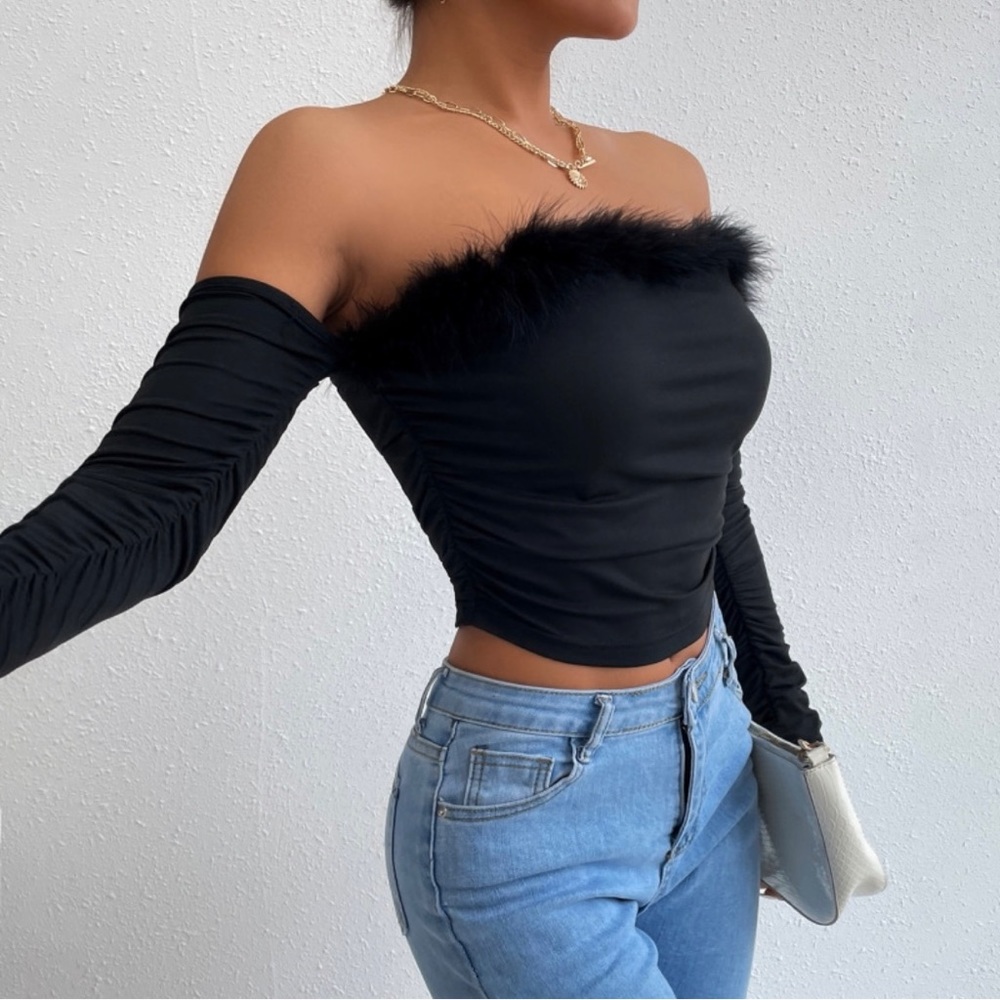 Fur Neckline Top - Picture 2 of 3